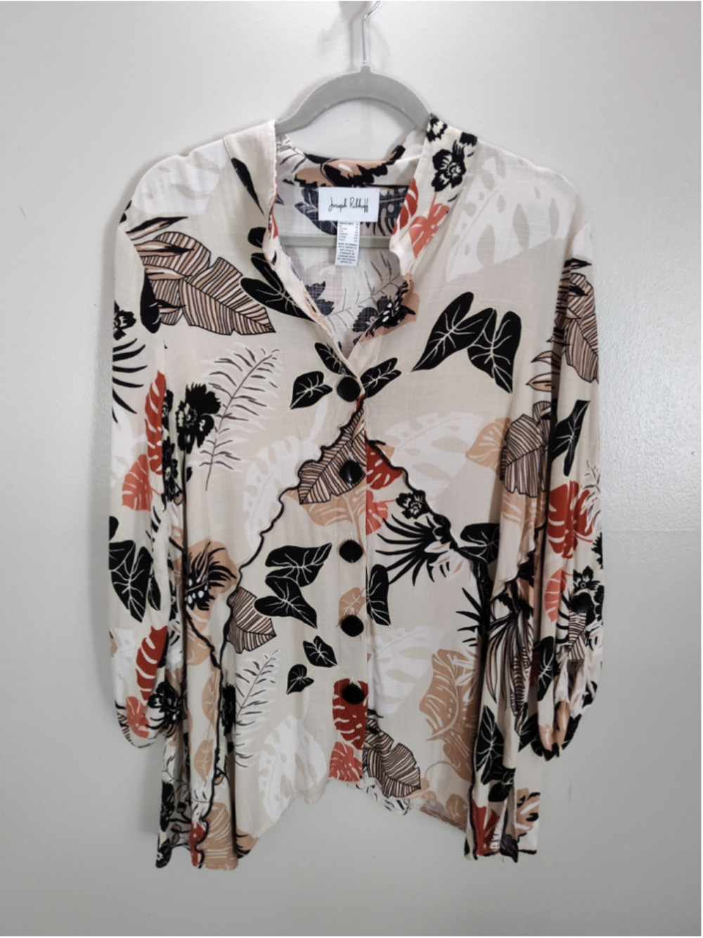 Women's Joseph Ribkoff Blouse Size 8 Beige Black Floral Print